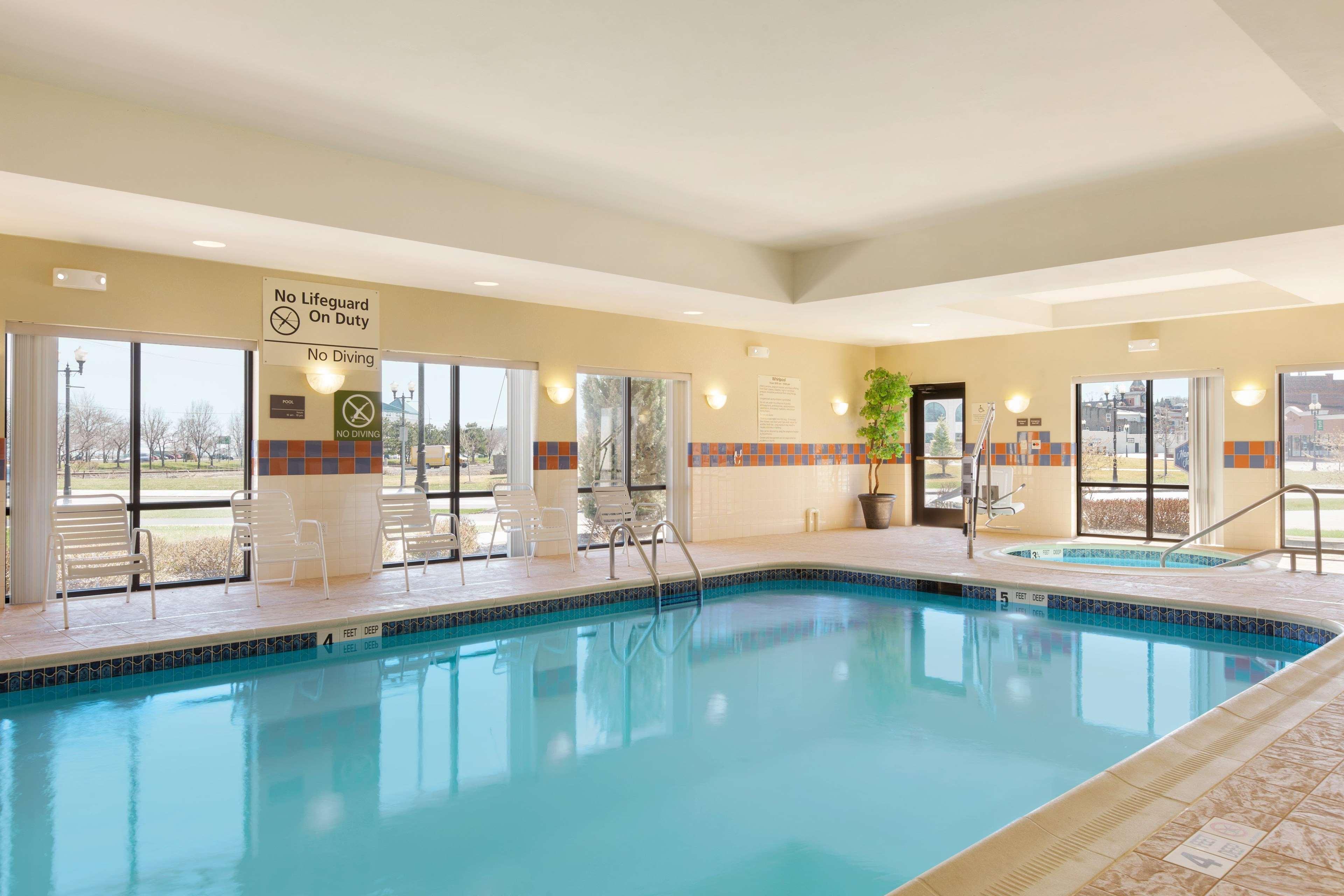 Hampton Inn Geneva Exterior foto